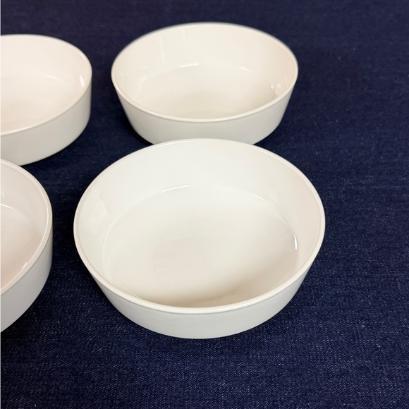 Corning Centura White Cereal Soup Bowls Set of 4 Vintage 1970s Milk Glass - Picture 3 of 8